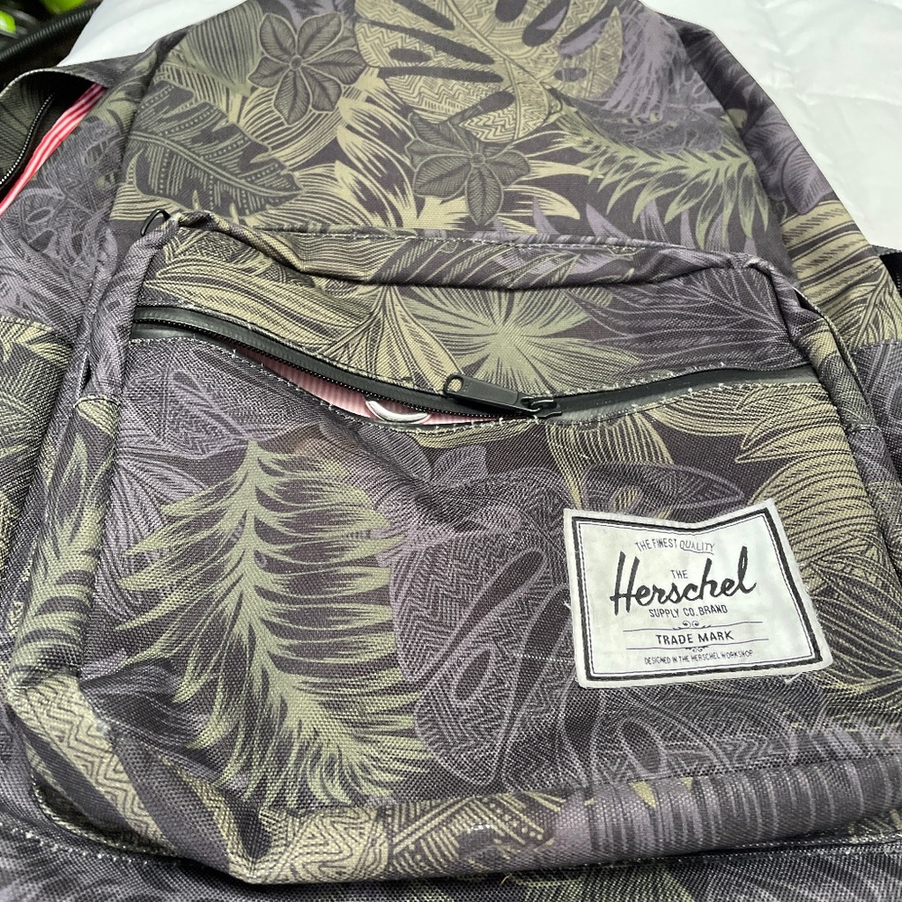 Herschel leaf pattern new back pack